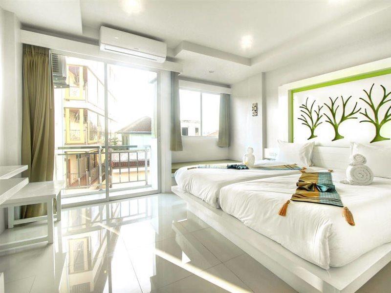 The Silk Hill Hotel Patong Extérieur photo
