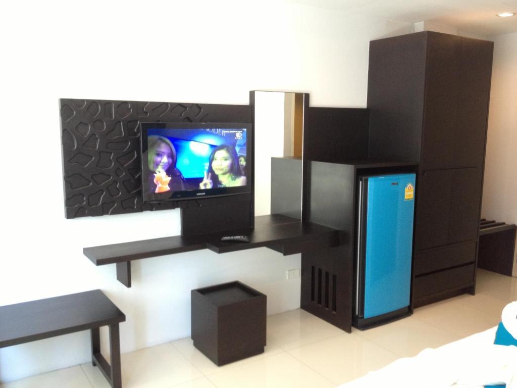 The Silk Hill Hotel Patong Extérieur photo