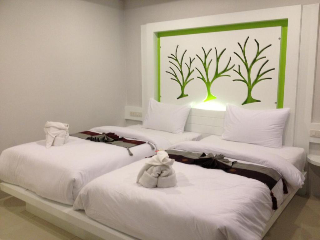 The Silk Hill Hotel Patong Extérieur photo