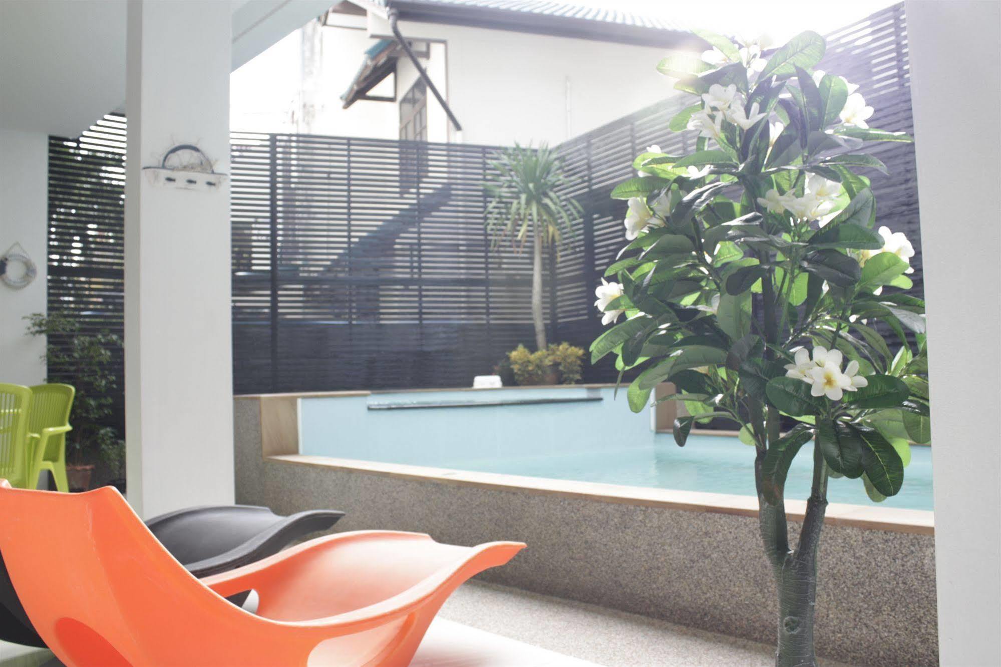 The Silk Hill Hotel Patong Extérieur photo